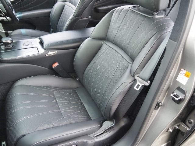 LEXUS LS500h 4WD