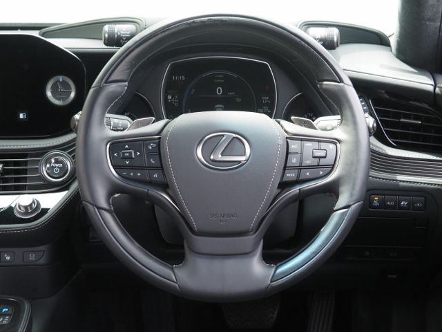 LEXUS LS500h 4WD