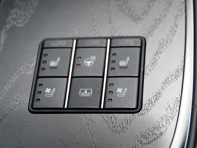 LEXUS LS500h 4WD