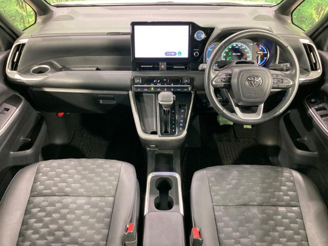 VOXY HYBRID