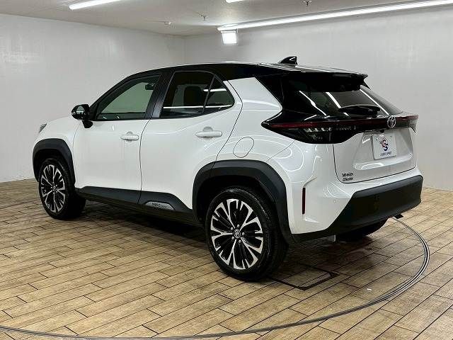 YARIS CROSS