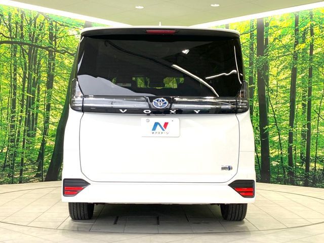 VOXY HYBRID