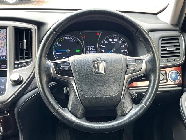 CROWN sedan hybrid