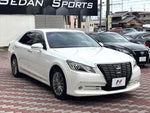 CROWN sedan hybrid
