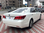 CROWN sedan hybrid