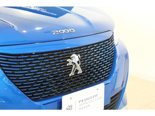 PEUGEOT e-2008
