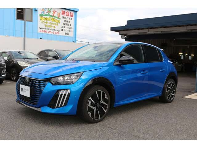 PEUGEOT 208