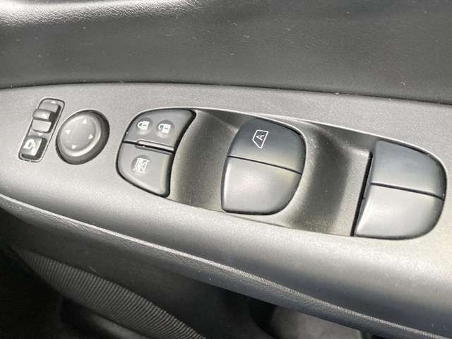SERENA S-HYBRID 4WD