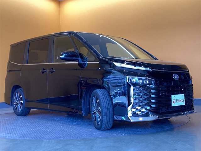 VOXY HYBRID
