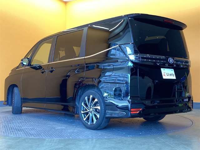 VOXY HYBRID
