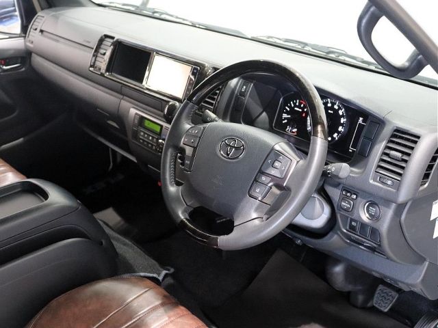 HIACE van 2WD