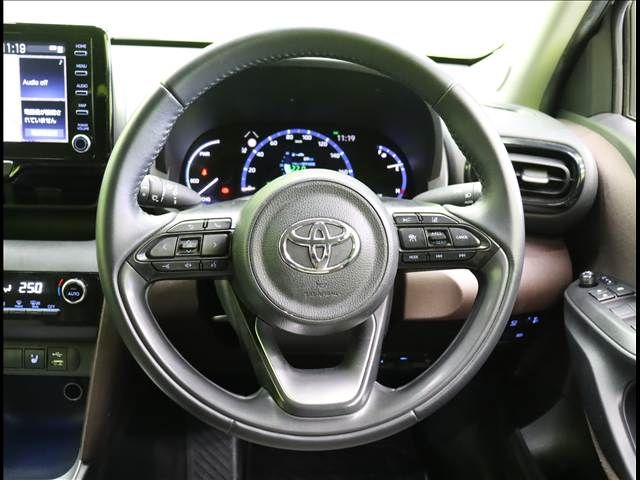 YARIS CROSS HYBRID