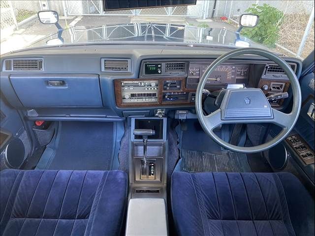 CROWN sedan