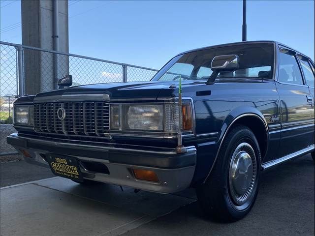 CROWN sedan