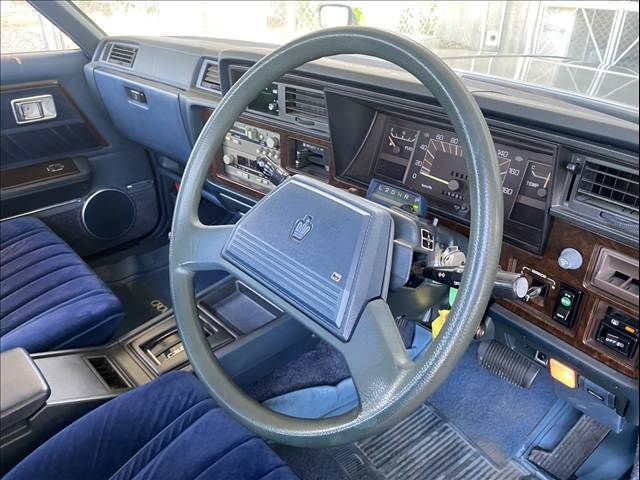 CROWN sedan