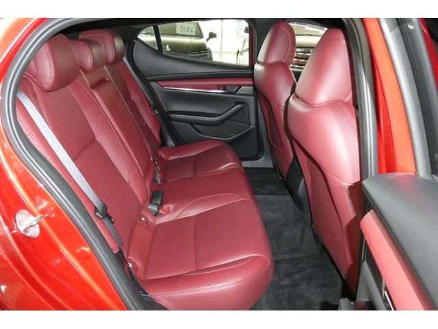 MAZDA3 FASTBACK