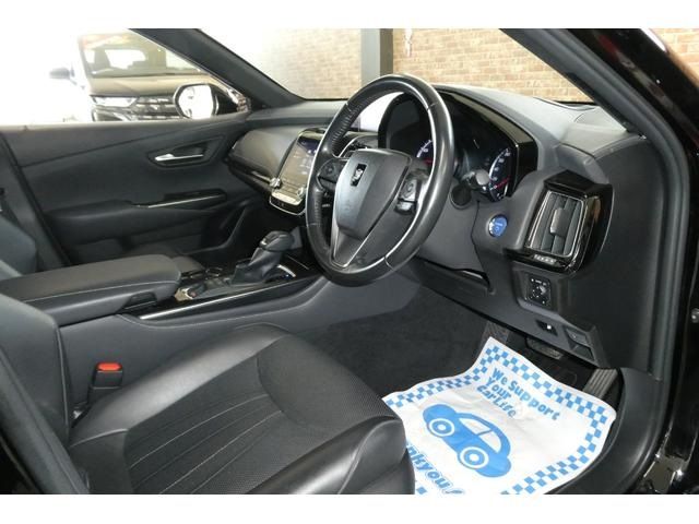 CROWN sedan hybrid 4WD