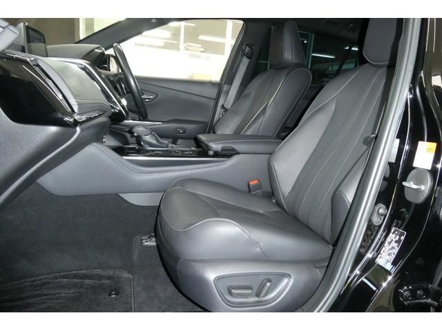 CROWN sedan hybrid 4WD