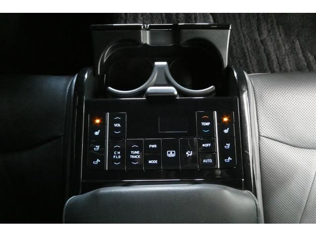 CROWN sedan hybrid 4WD