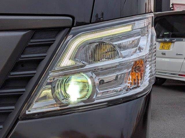 NV350 CARAVAN 4WD