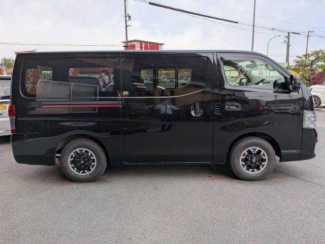 NV350 CARAVAN 4WD