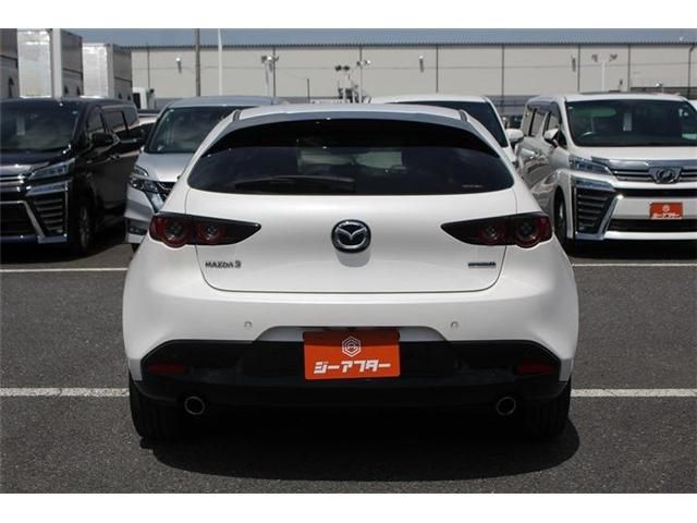 MAZDA3 FASTBACK