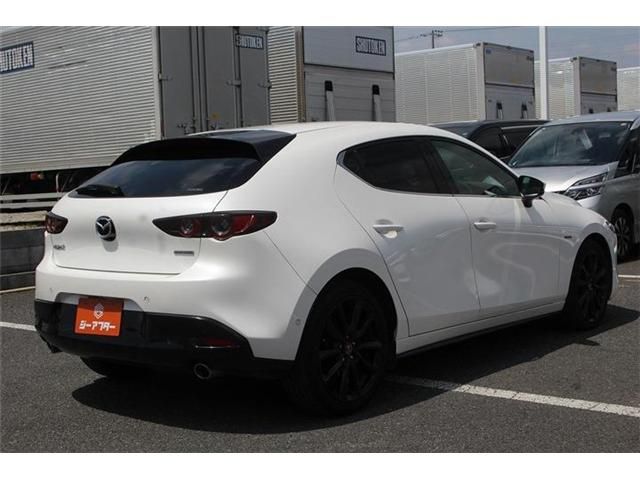 MAZDA3 FASTBACK