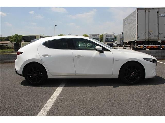 MAZDA3 FASTBACK
