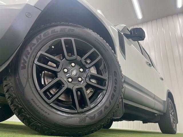 ROVER DEFENDER