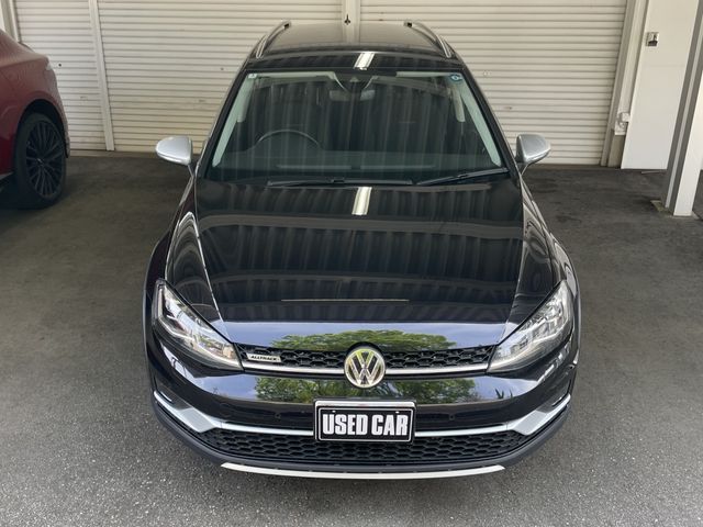 VOLKSWAGEN GOLF Alltrack