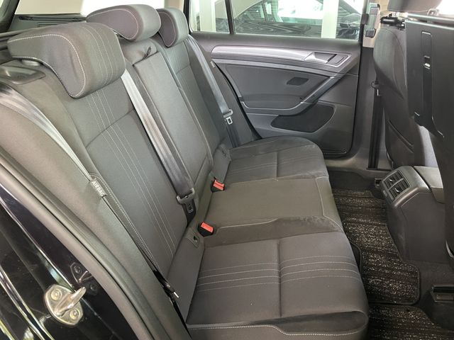 VOLKSWAGEN GOLF Alltrack