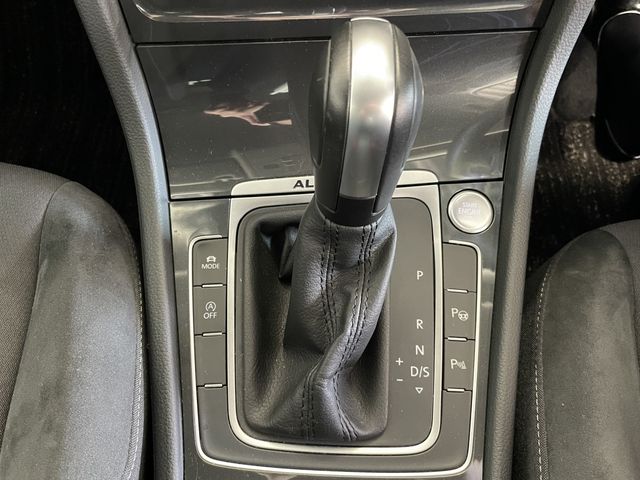 VOLKSWAGEN GOLF Alltrack