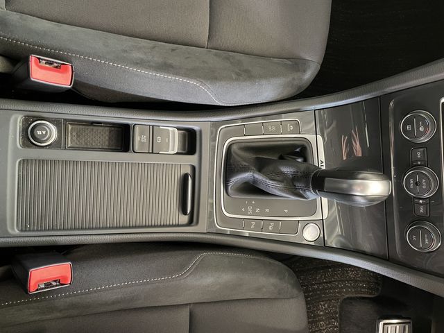 VOLKSWAGEN GOLF Alltrack