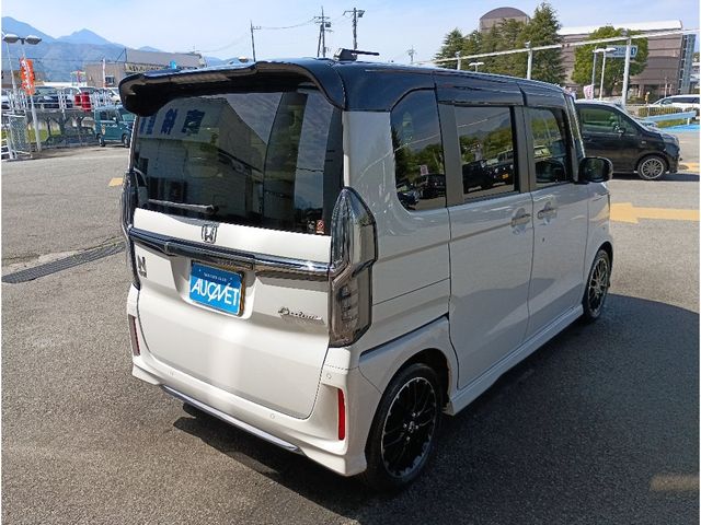N BOX CUSTOM