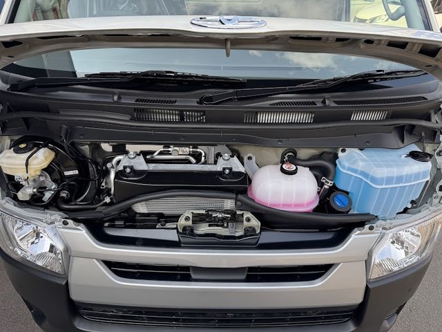 HIACE van 2WD