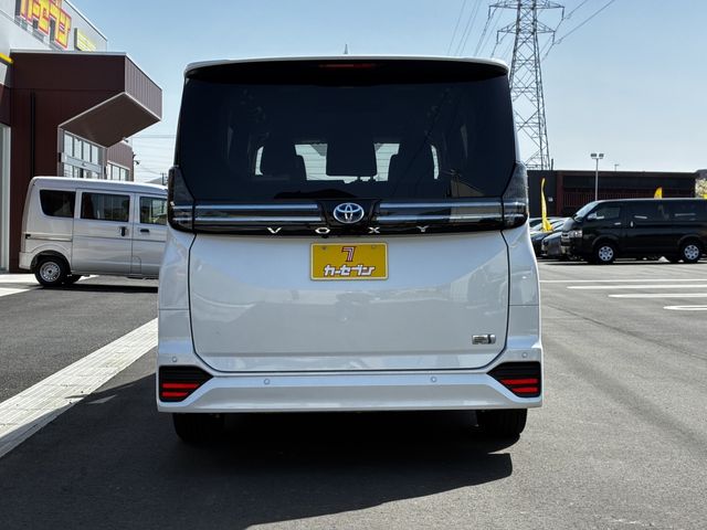 VOXY HYBRID
