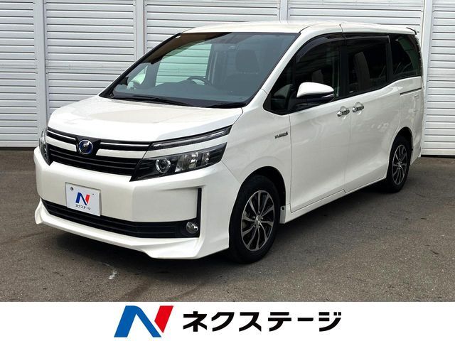 VOXY HYBRID