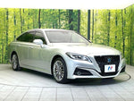 CROWN sedan hybrid