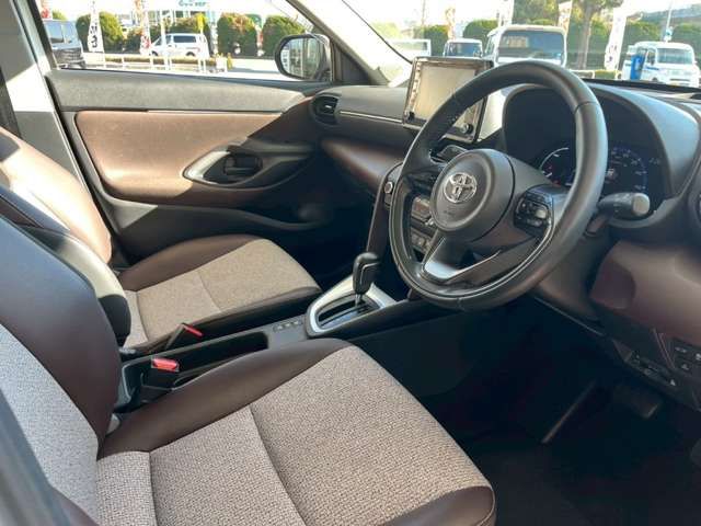 YARIS CROSS HYBRID