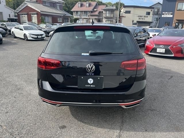 VOLKSWAGEN PASSAT GTE VARIANT