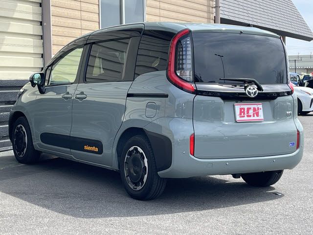 SIENTA HYBRID