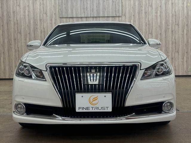 CROWN MAJESTA HYBRID