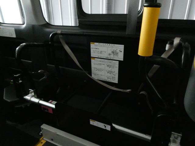 HIACE COMMUTER