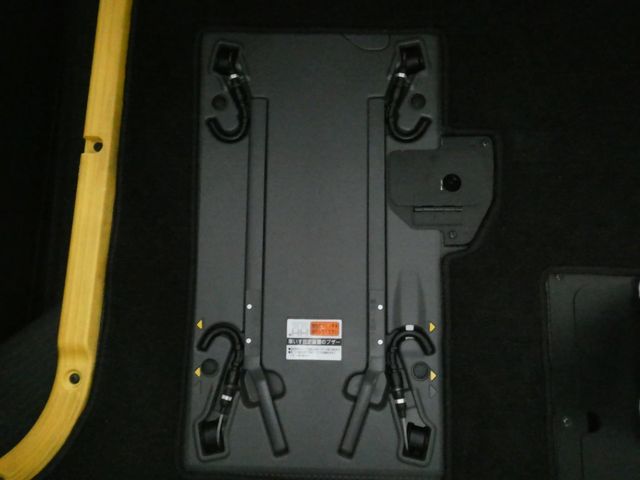 HIACE COMMUTER