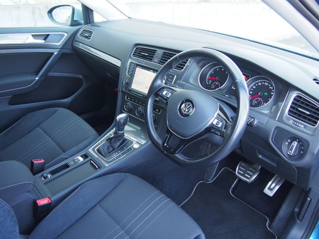 VOLKSWAGEN GOLF Alltrack