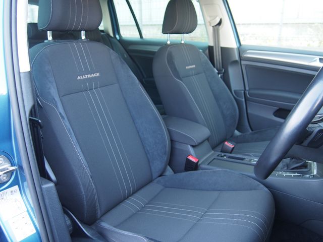 VOLKSWAGEN GOLF Alltrack