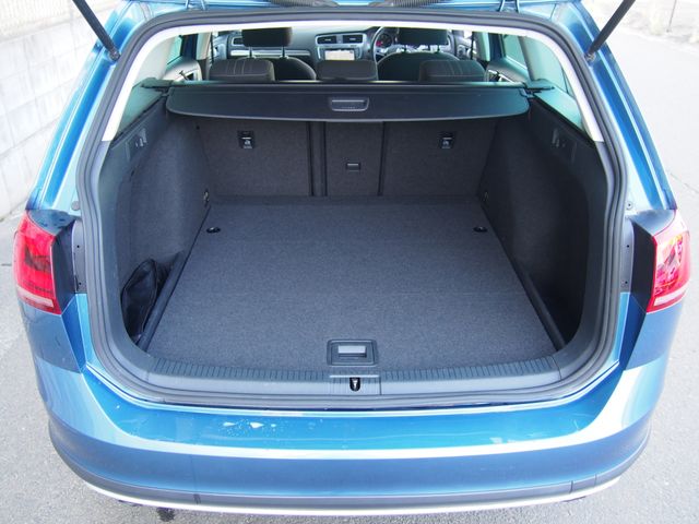 VOLKSWAGEN GOLF Alltrack