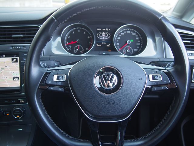 VOLKSWAGEN GOLF Alltrack