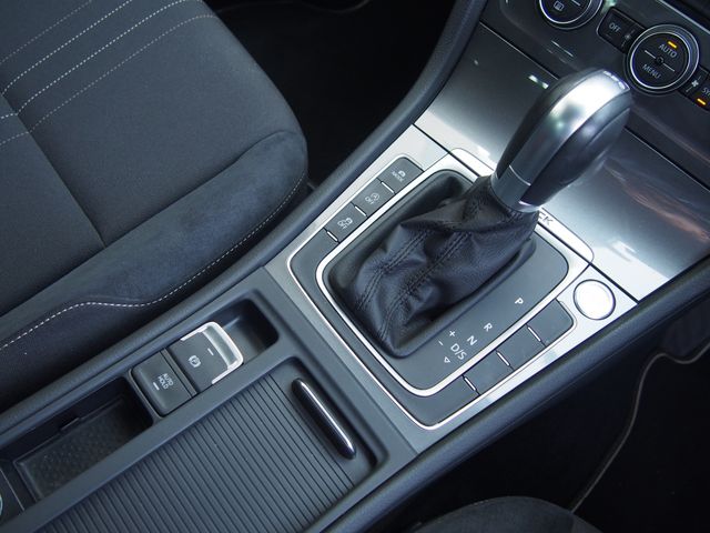 VOLKSWAGEN GOLF Alltrack