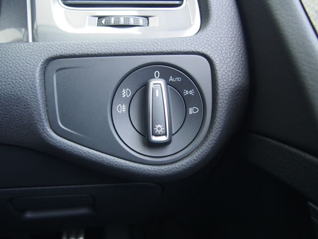 VOLKSWAGEN GOLF Alltrack